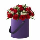 Цветы в коробке №3 (розы, альстромерии)