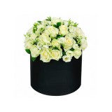 Цветы в коробке №7 (розы, фрезии, лизиантус)