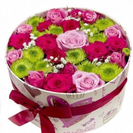 Цветы в коробке №14 (9 роз, 3 куст. розы, 3 хризантемы)