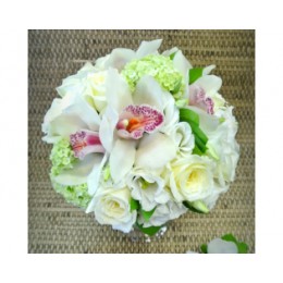 Букет невесты №3 (орхидеи, розы, эустома, гортензия, зелень, декор)