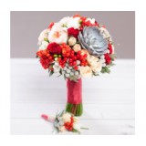 Букет невесты №35 (пионовидные розы, суккулент, розы, куст.розы, гиперикум, бруния, фрезии, зелень, декор)