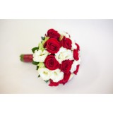 Букет невесты №48 (розы, эустома, зелень, декор)
