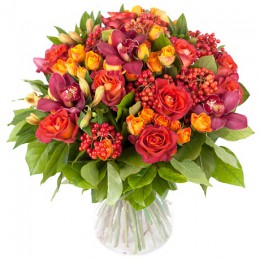 Букет №228 (орхидеи, розы, куст. розы, альстромерии,  гиперикум, декор.зелень)