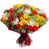 Букет №229 (орхидеи, розы, куст.розы, гиперикум, трахелиум, декор.зелень)